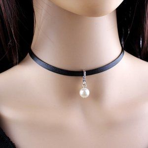Black & Pearl Choker necklace